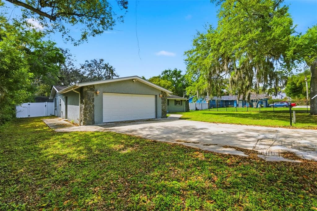 212 W 131ST AVENUE, TAMPA, FL 33612 — zdjęcie 2
