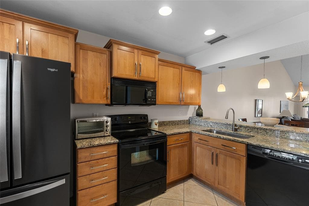 410 CERROMAR CIRCLE S # 242, VENICE, FL 34293 — zdjęcie 3