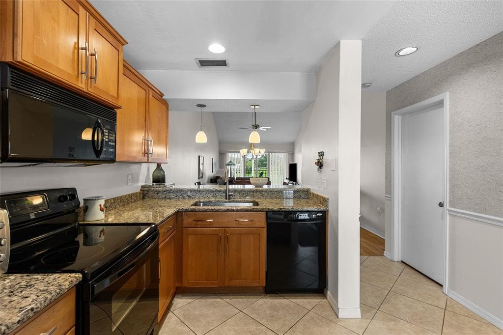 410 CERROMAR CIRCLE S # 242, VENICE, FL 34293 — zdjęcie 4