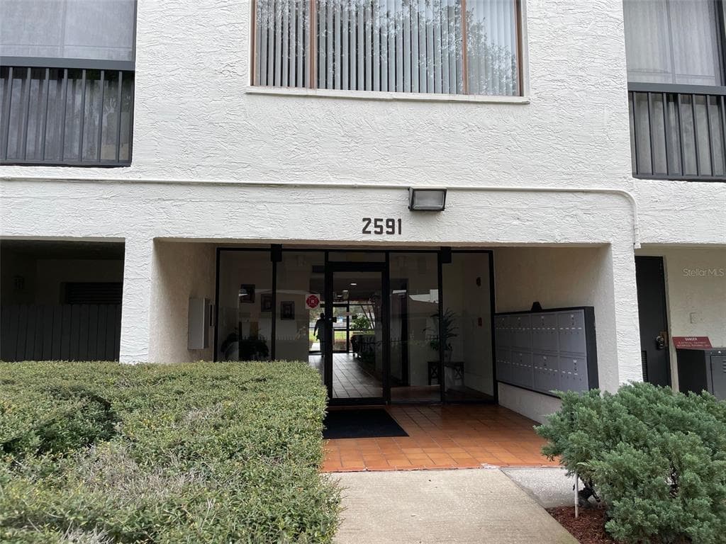 2591 COUNTRYSIDE BOULEVARD # 5203, CLEARWATER, FL 33761