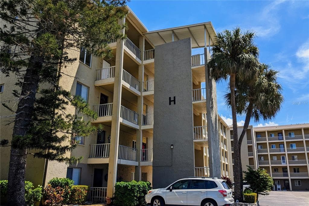 3807 LAKE BAYSHORE DRIVE # H-416, BRADENTON, FL 34205