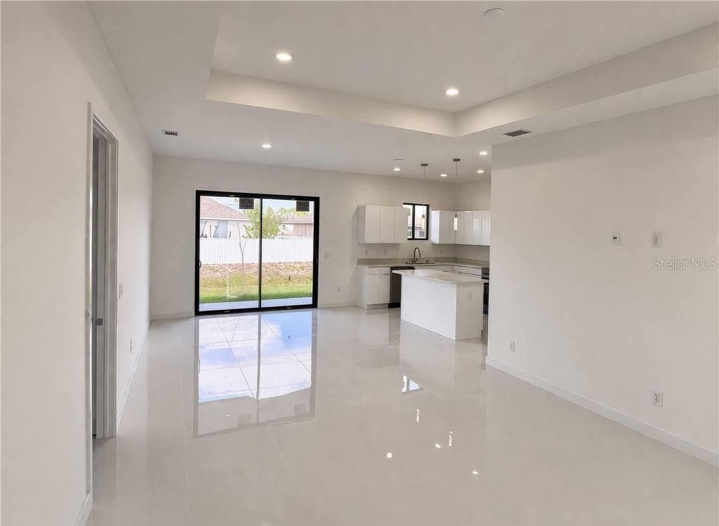 2102 NW 25TH PLACE, CAPE CORAL, FL 33993 — zdjęcie 4