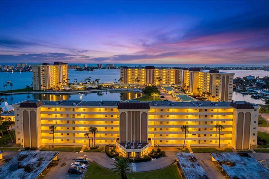 4650 COVE CIRCLE # 209, ST PETERSBURG, FL 33708
