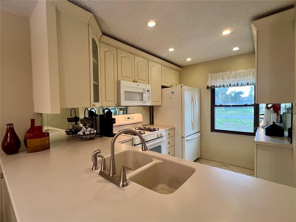 1395 MISSION DRIVE W # 28C, CLEARWATER, FL 33759 — zdjęcie 2