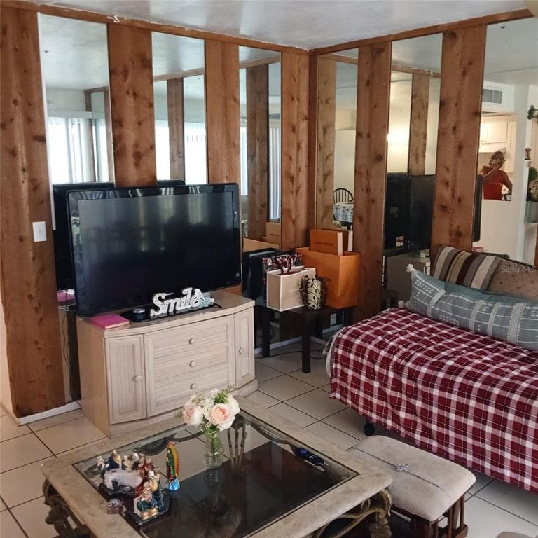 8609 N CHAMPLAIN COURT # 77, TAMPA, FL 33614 — zdjęcie 2