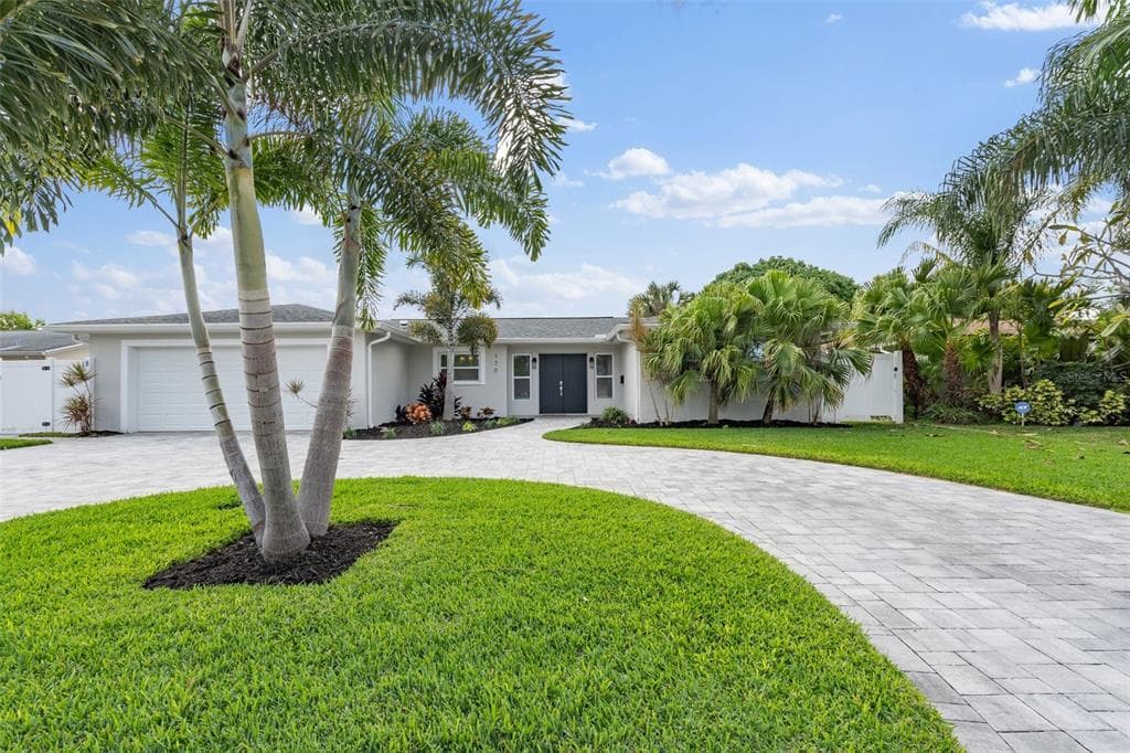170 98TH AVENUE N, ST PETERSBURG, FL 33702