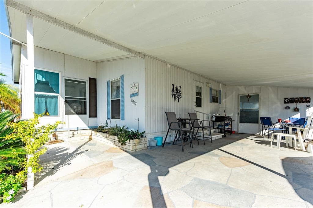 37827 MISSION HILLS AVENUE, ZEPHYRHILLS, FL 33541 — zdjęcie 5