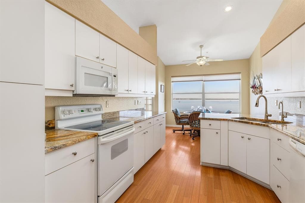 200 HARBOR WALK DRIVE # 354, PUNTA GORDA, FL 33950 — zdjęcie 4