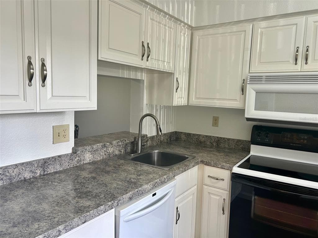 1701 PINEHURST ROAD # 18C, DUNEDIN, FL 34698 — zdjęcie 2