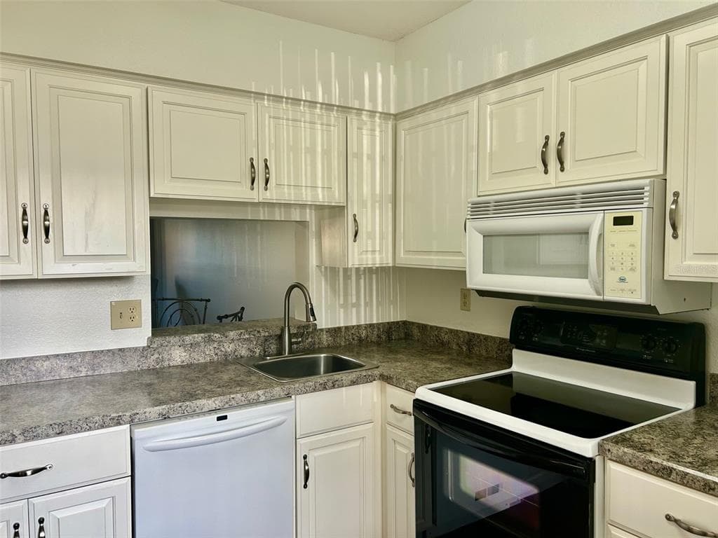 1701 PINEHURST ROAD # 18C, DUNEDIN, FL 34698 — zdjęcie 4