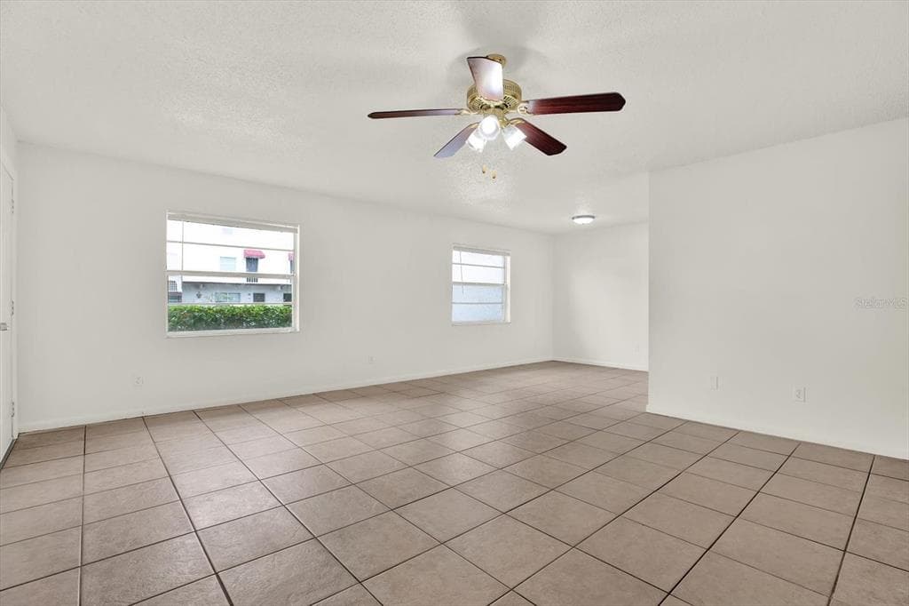 9130 TUDOR DRIVE # M105, TAMPA, FL 33615 — zdjęcie 5