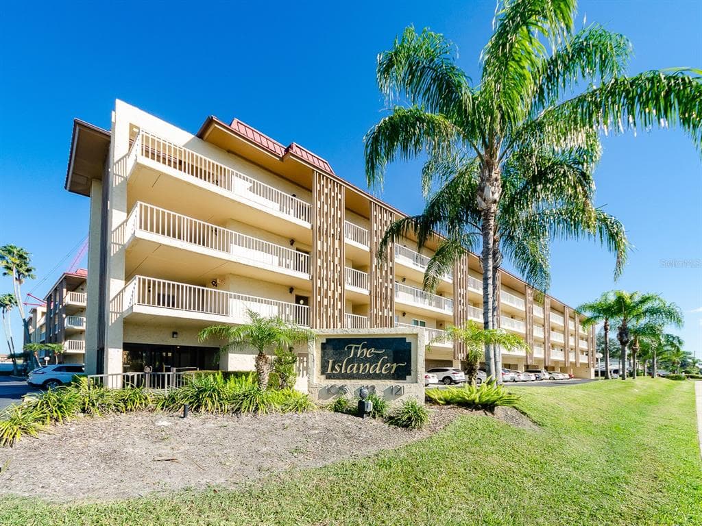 105 ISLAND WAY # 143, CLEARWATER, FL 33767