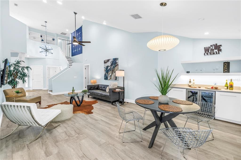 355 RED CEDAR COURT NE, ST PETERSBURG, FL 33703 — zdjęcie 2