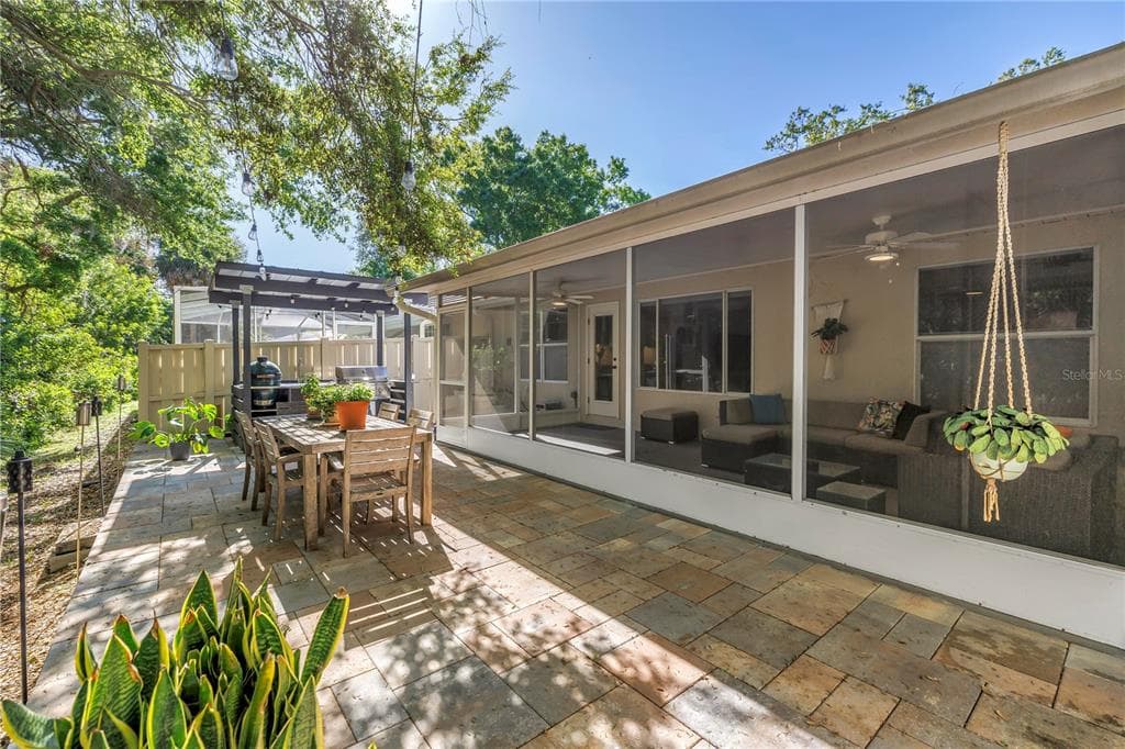 355 RED CEDAR COURT NE, ST PETERSBURG, FL 33703 — zdjęcie 3