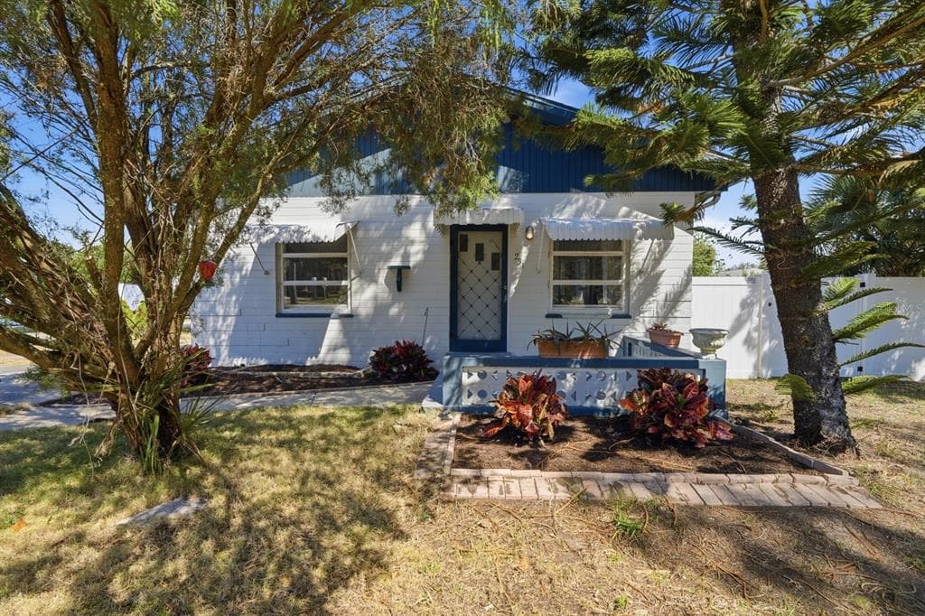 231 N RIDGEWOOD AVENUE, ORMOND BEACH, FL 32174