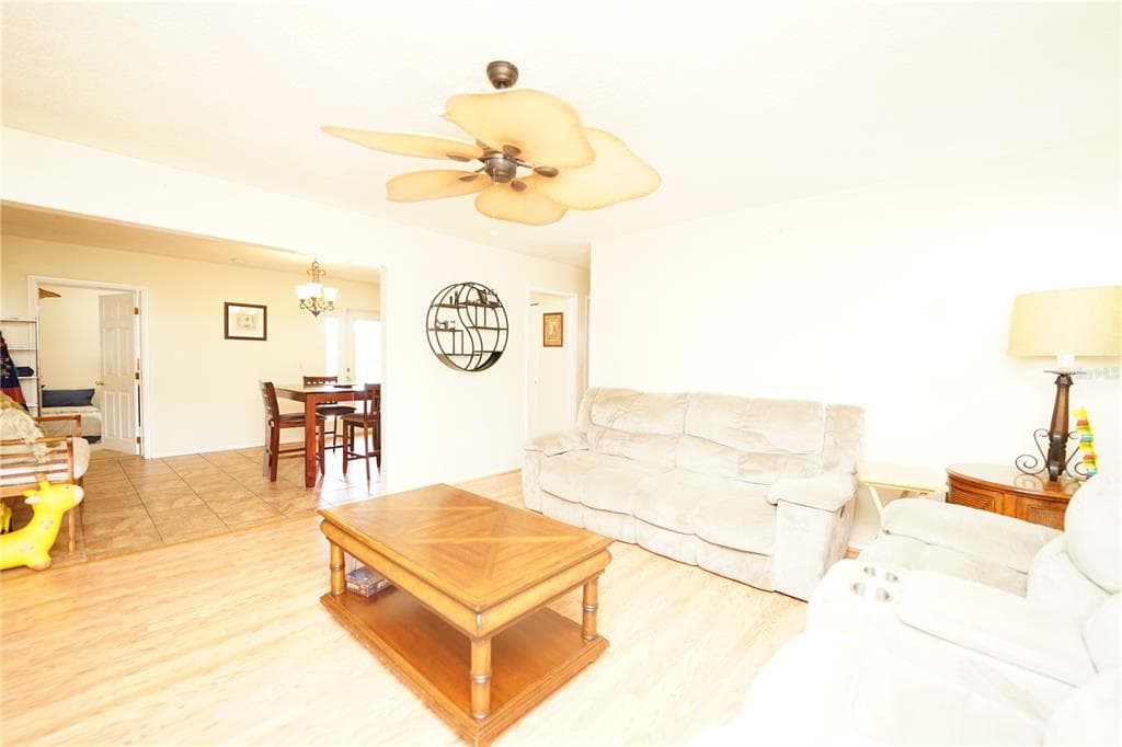 8300 75TH AVENUE, SEMINOLE, FL 33777 — zdjęcie 3
