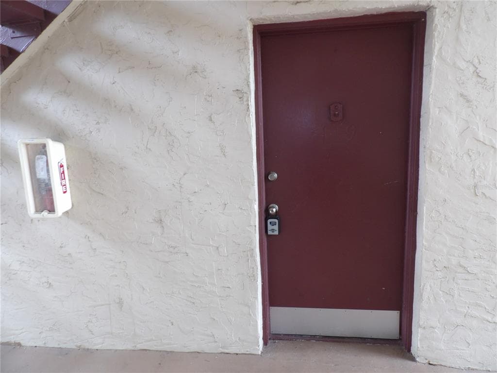 3836 N LAKE DRIVE # 119, TAMPA, FL 33614