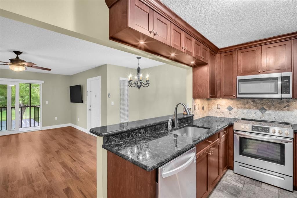 1400 PINE GLEN LANE # D2, TARPON SPRINGS, FL 34688 — zdjęcie 3
