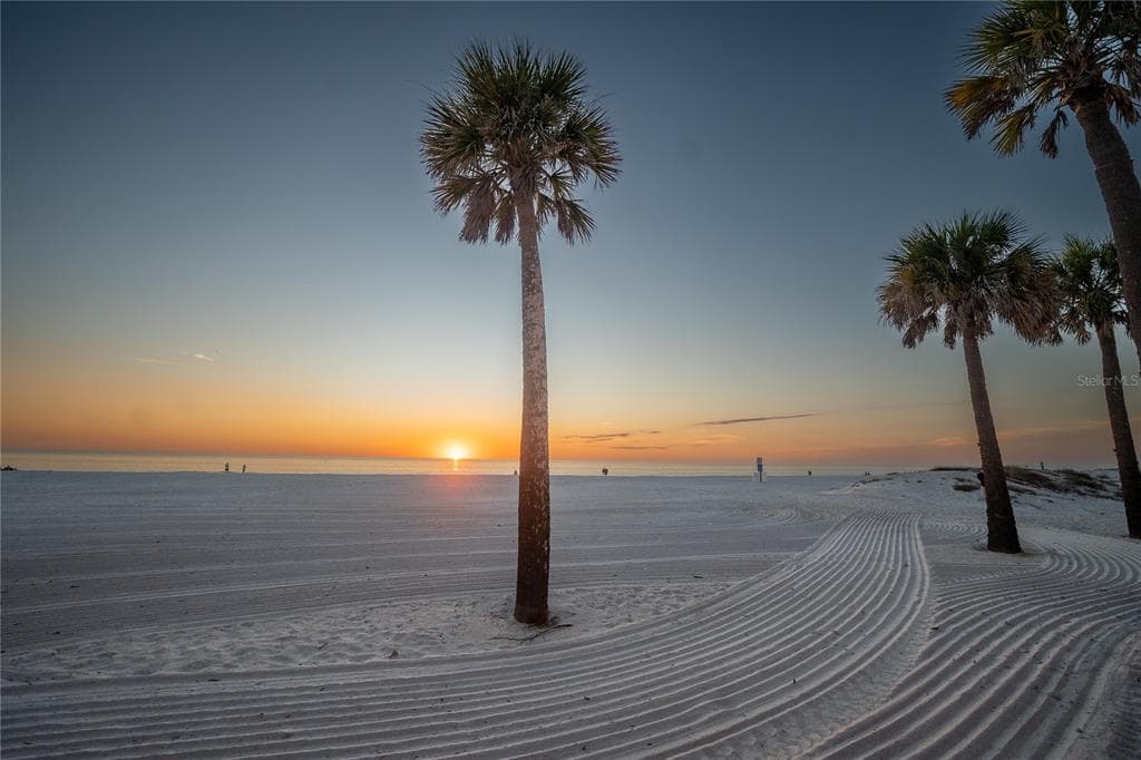 130 177TH TER W, REDINGTON SHORES, FL 33708 — zdjęcie 3