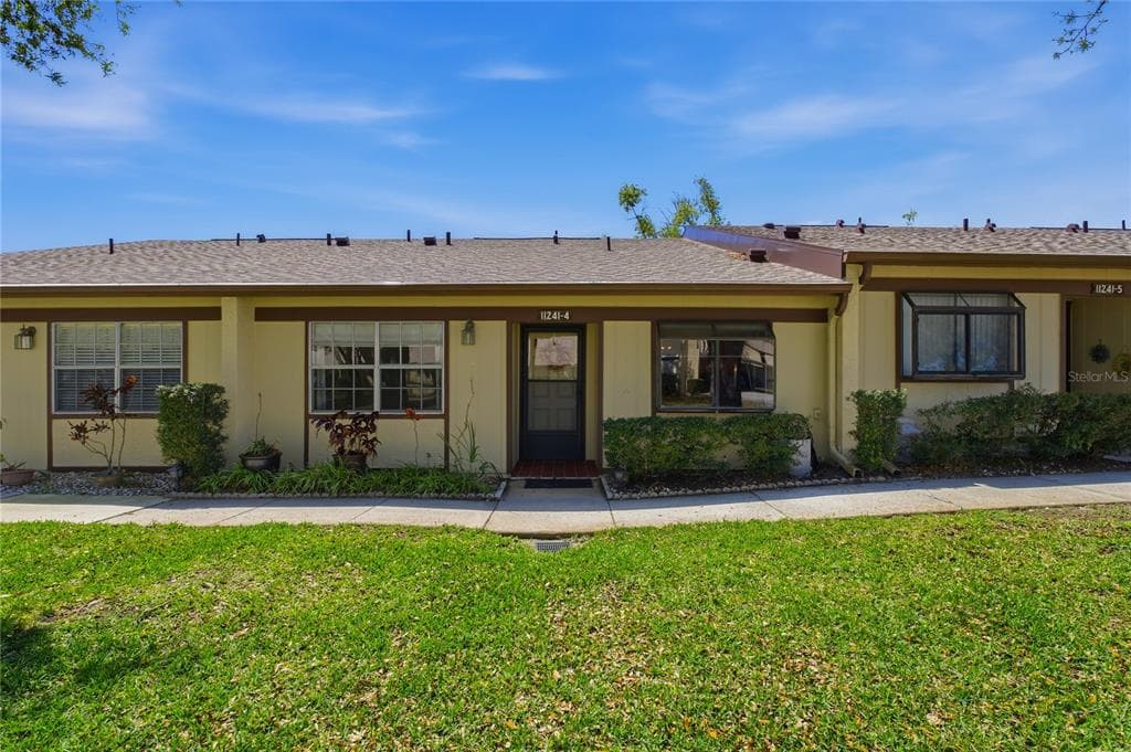 11241 DOLLAR LAKE DRIVE # 4, PORT RICHEY, FL 34668