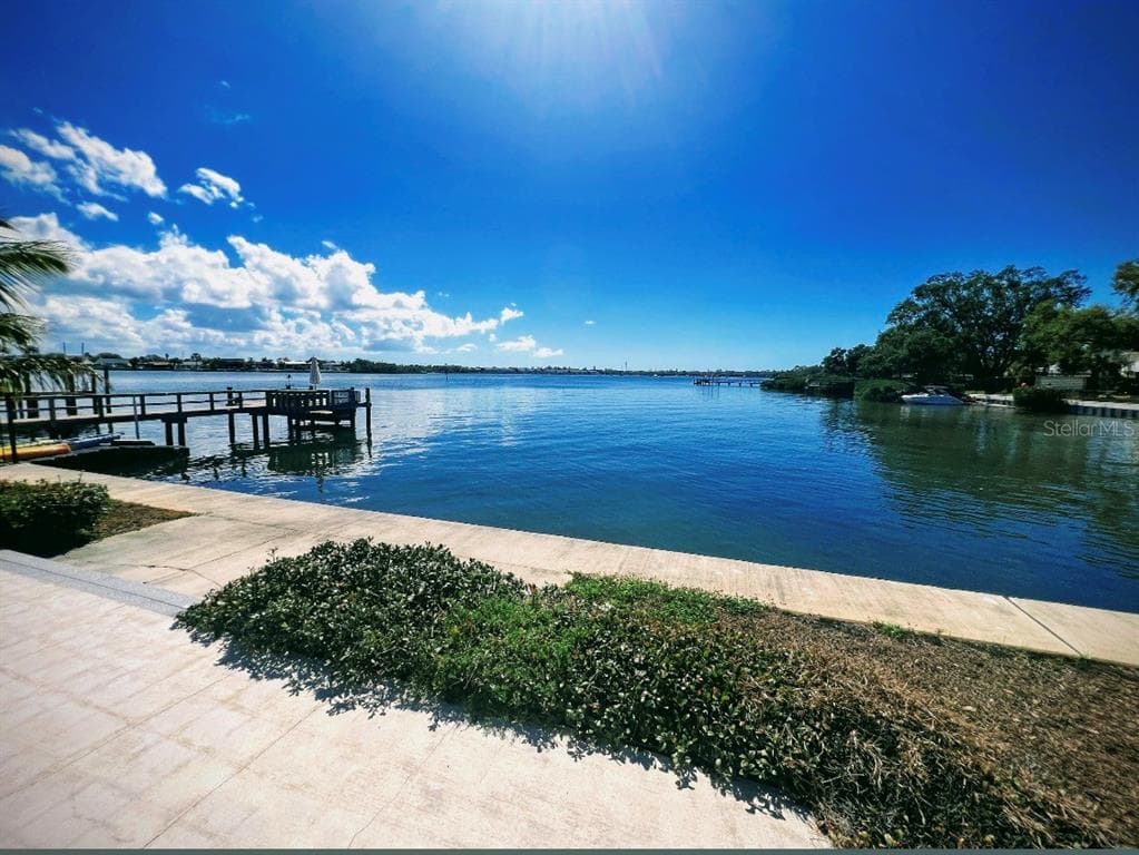 2431 SUNRISE DRIVE SE, ST PETERSBURG, FL 33705