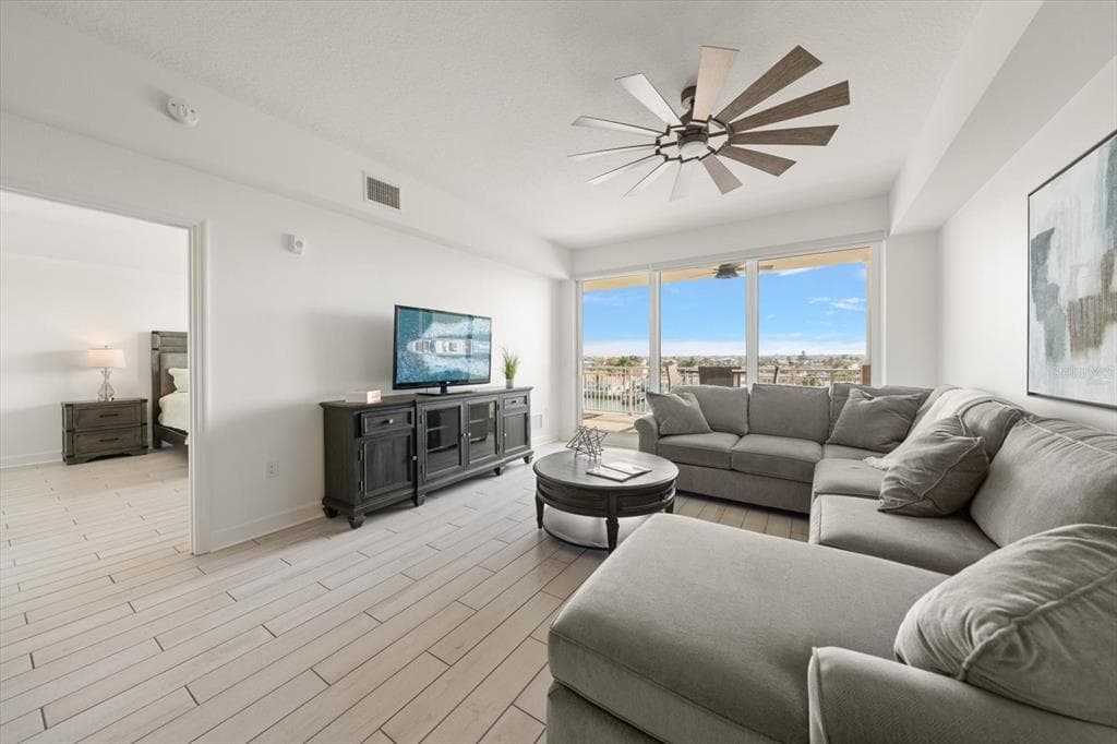 125 ISLAND WAY # 402, CLEARWATER BEACH, FL 33767 — zdjęcie 5