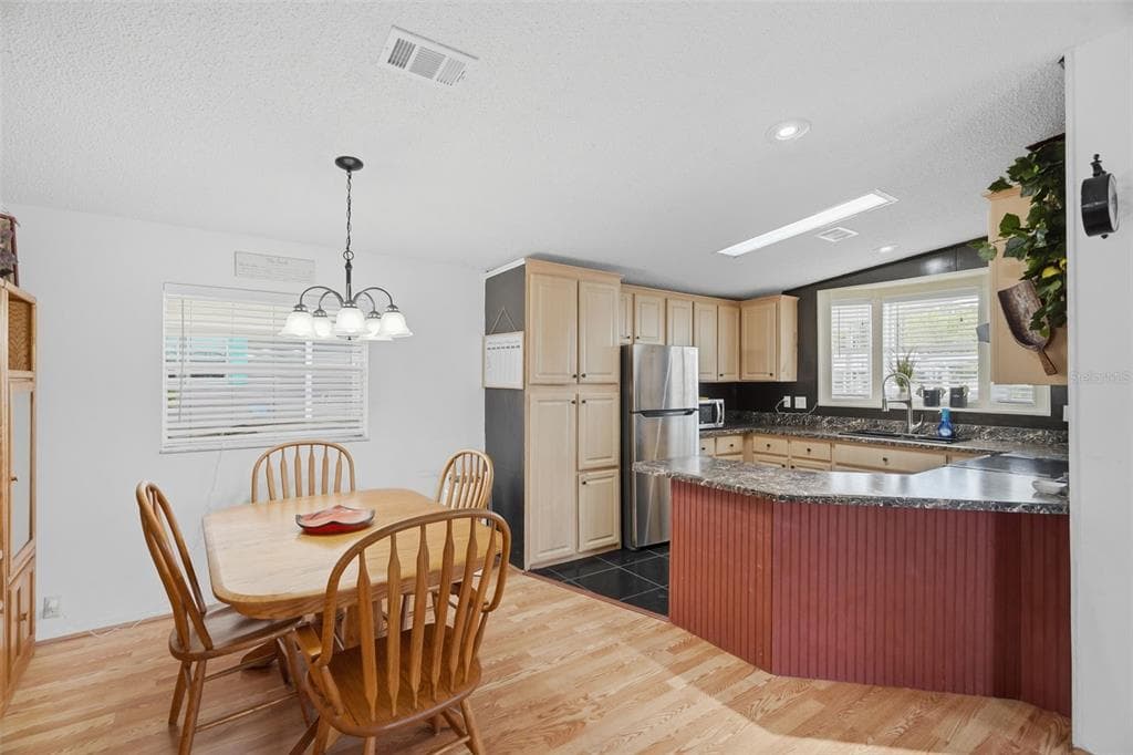 6907 AMERICANA DRIVE NE # 101, ST PETERSBURG, FL 33702 — zdjęcie 5