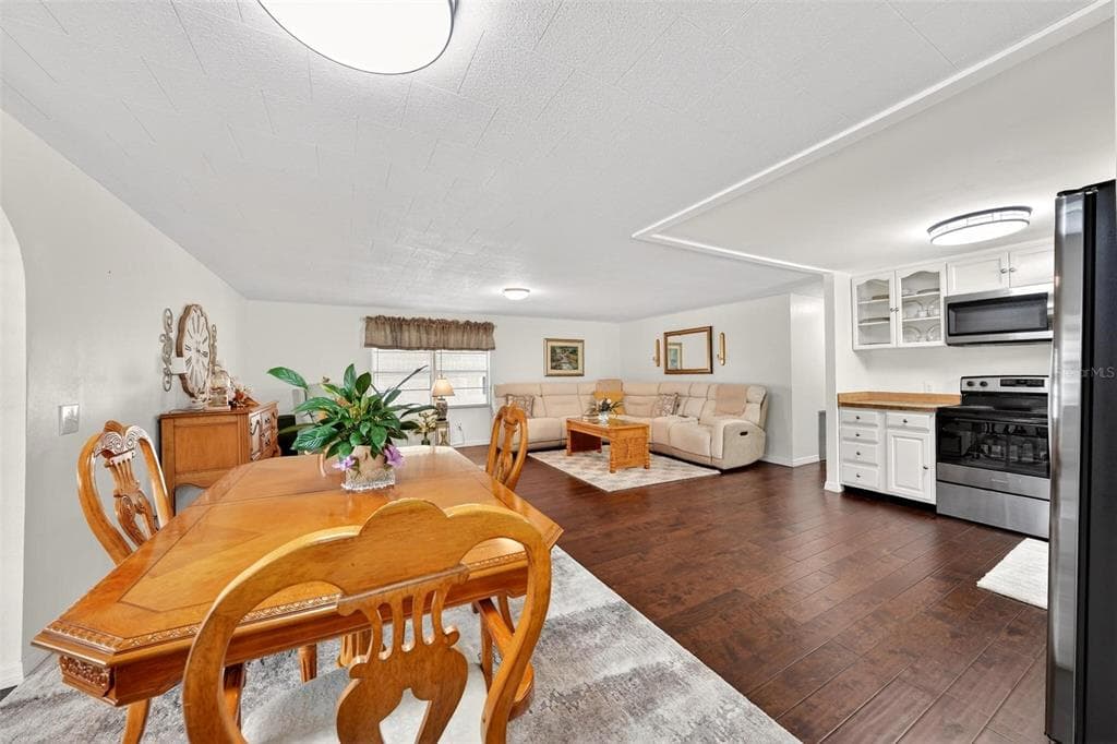 7 COCOS PLUMOSA DRIVE # A, EUSTIS, FL 32726 — zdjęcie 4
