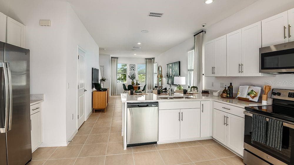 10629 ORBIT TERRACE, SARASOTA, FL 34241 — zdjęcie 2