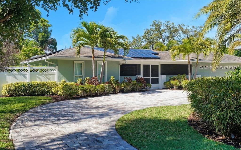 121 HOLLY AVENUE, SARASOTA, FL 34243