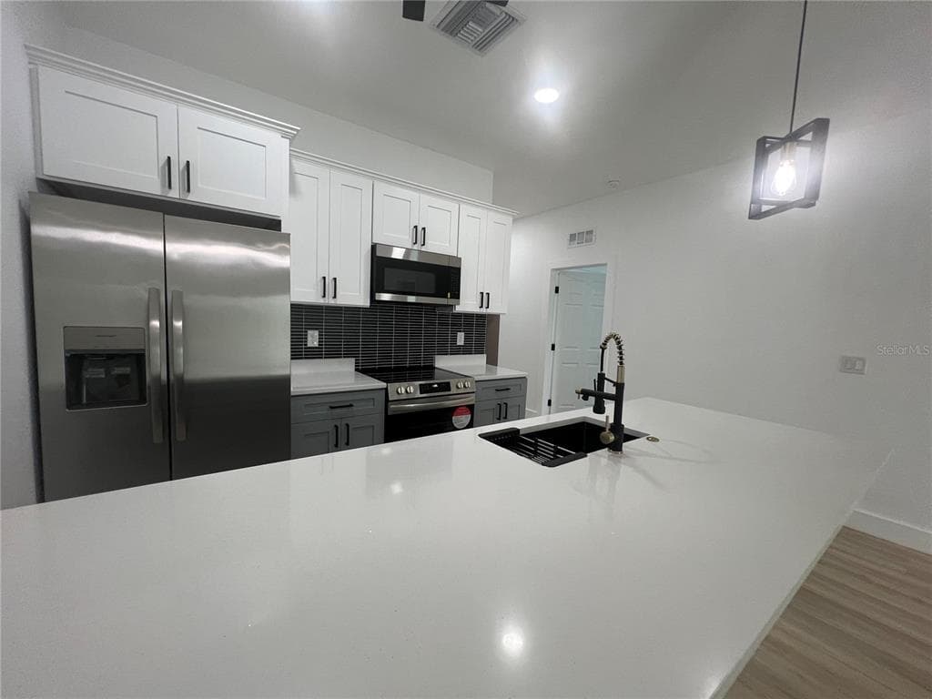 8249 DIMSTEAD STREET, PORT CHARLOTTE, FL 33981 — zdjęcie 5