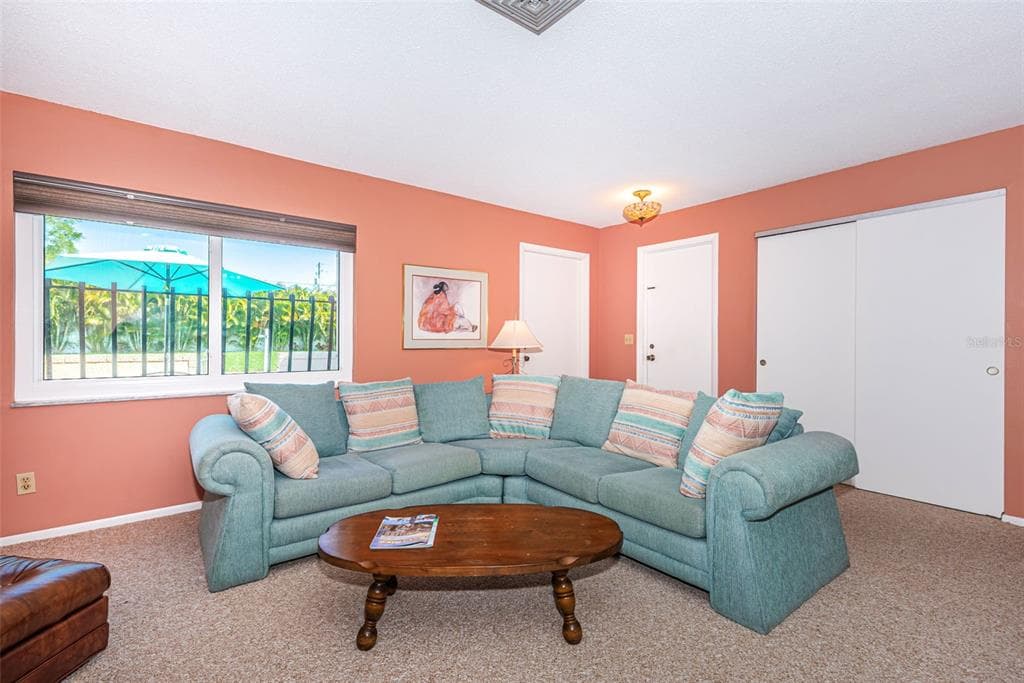 4106 53RD AVENUE S, ST PETERSBURG, FL 33711 — zdjęcie 4