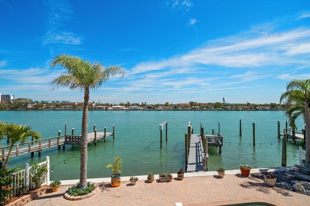 8685 E BAY DRIVE, TREASURE ISLAND, FL 33706 — zdjęcie 4