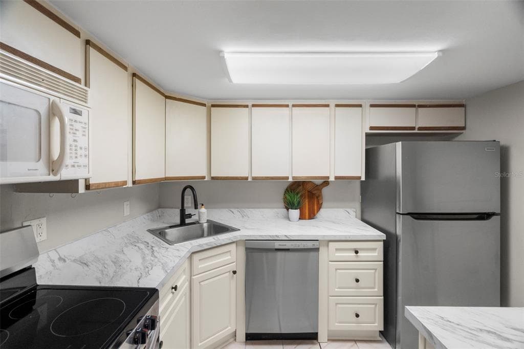 505 PLAZA SEVILLE COURT # 11, TREASURE ISLAND, FL 33706 — zdjęcie 5