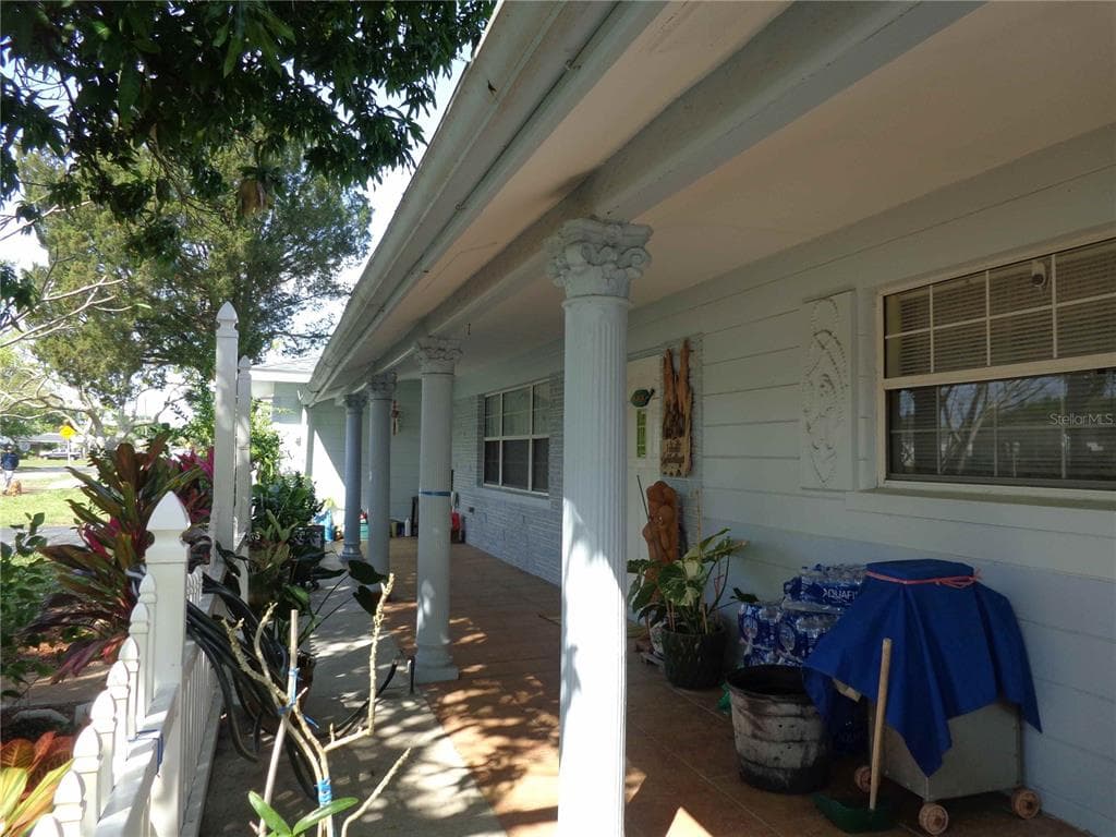6165 26TH AVENUE N, ST PETERSBURG, FL 33710 — zdjęcie 3