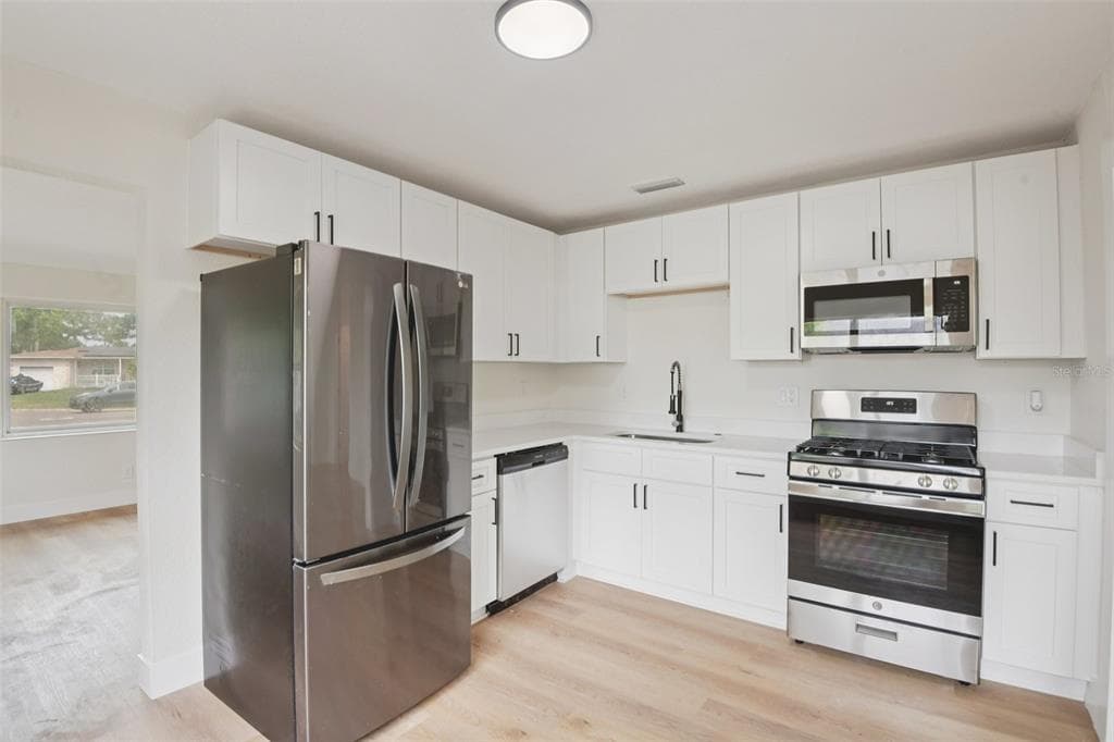 3468 9TH AVENUE N, ST PETERSBURG, FL 33713 — zdjęcie 2