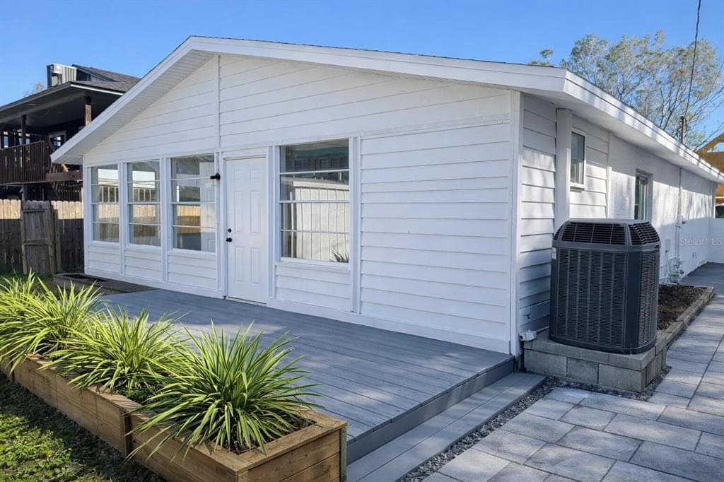 1827 MONTANA AVENUE NE, ST PETERSBURG, FL 33703 — zdjęcie 3