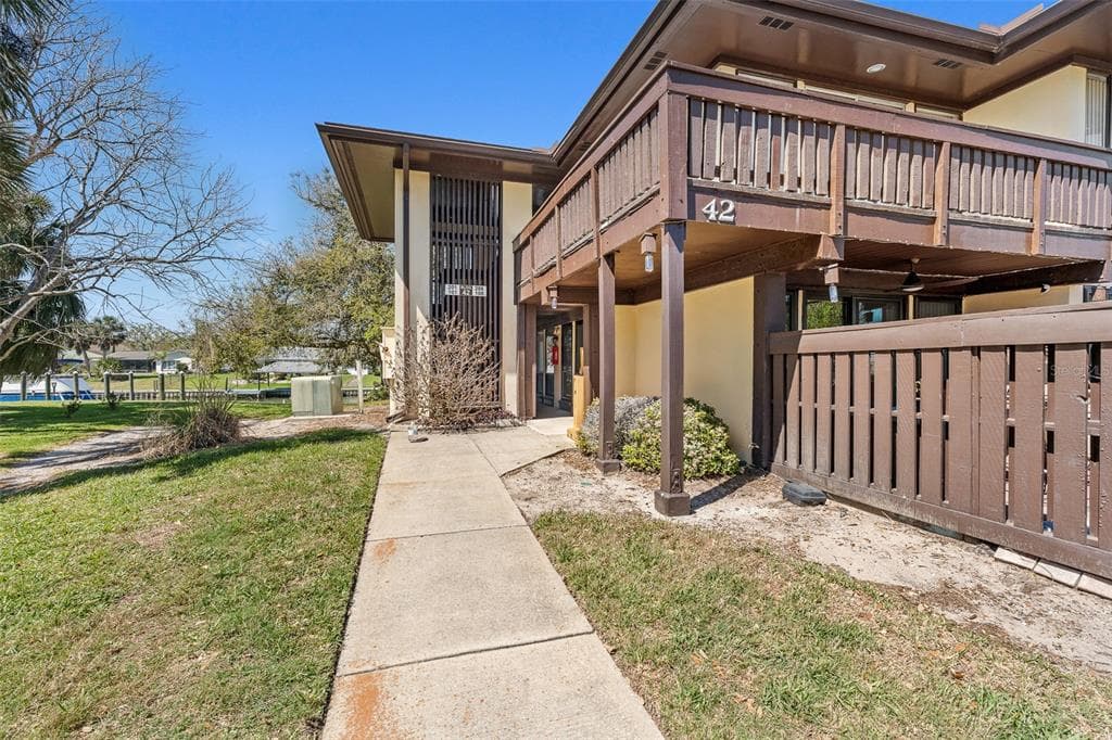 42 CLUB HOUSE DRIVE # 101, PALM COAST, FL 32137