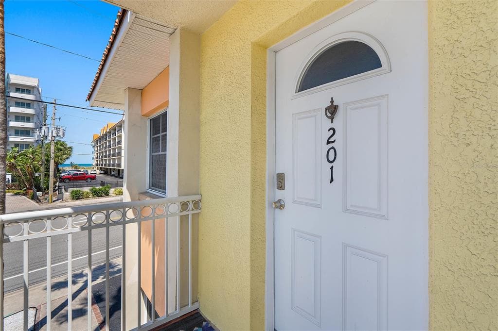 4103 GULF BOULEVARD # 201, ST PETE BEACH, FL 33706 — zdjęcie 3