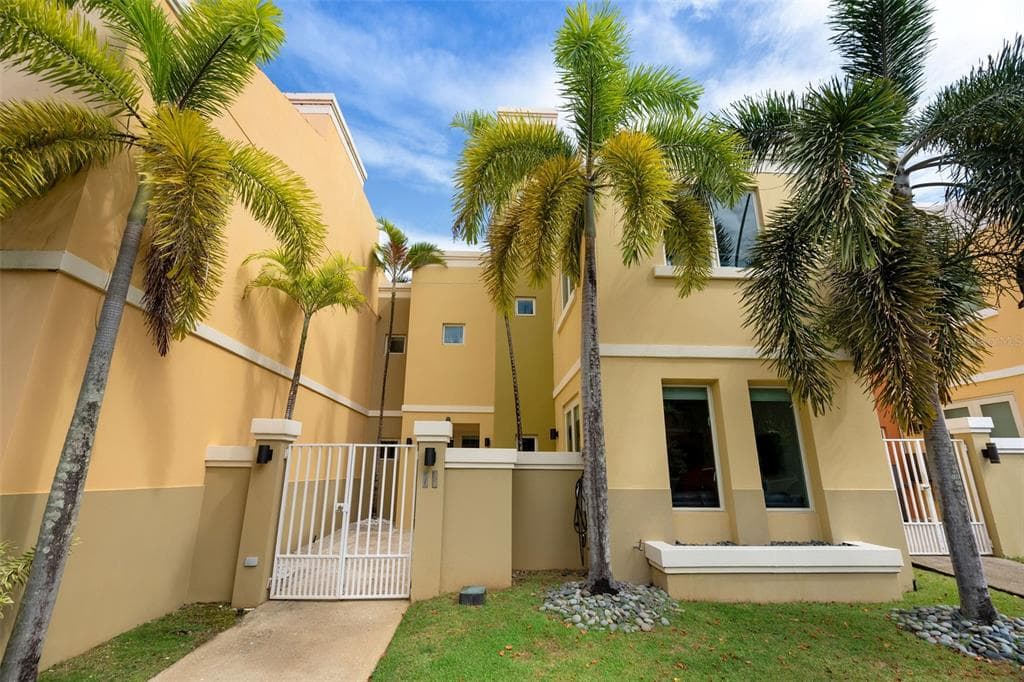 90 CANDELERO DRIVE # 78, HUMACAO, PR 00791