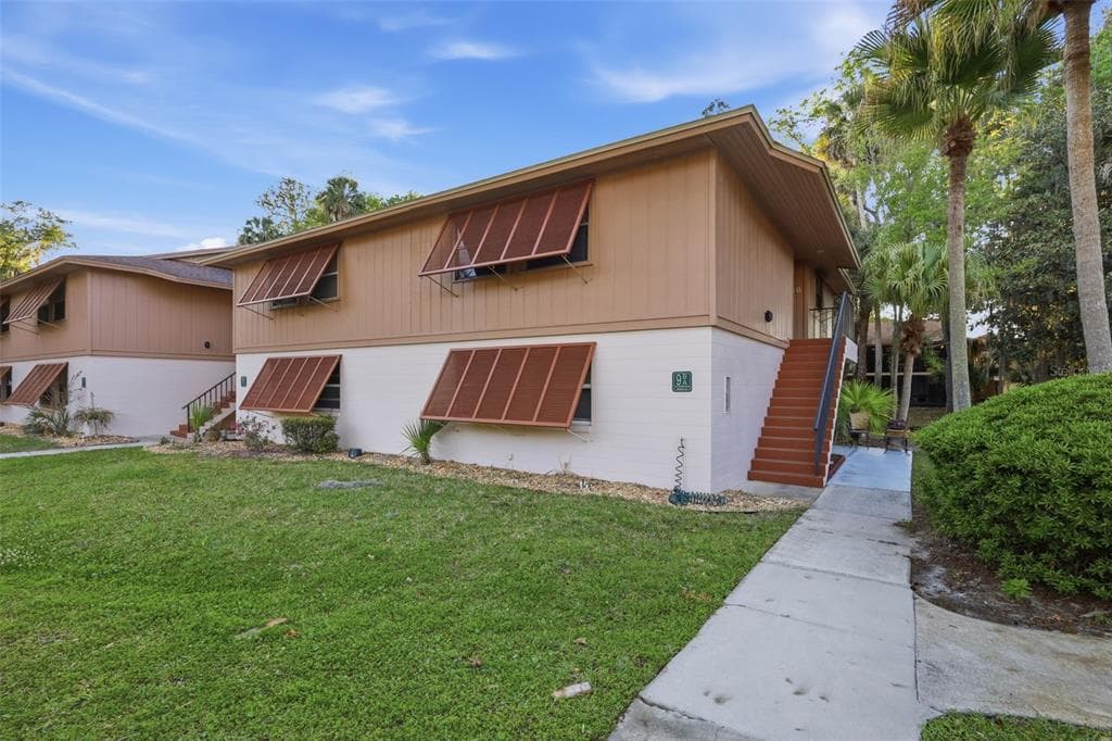 100 SWEETGUM WOODS COURT # 9B, DELTONA, FL 32725