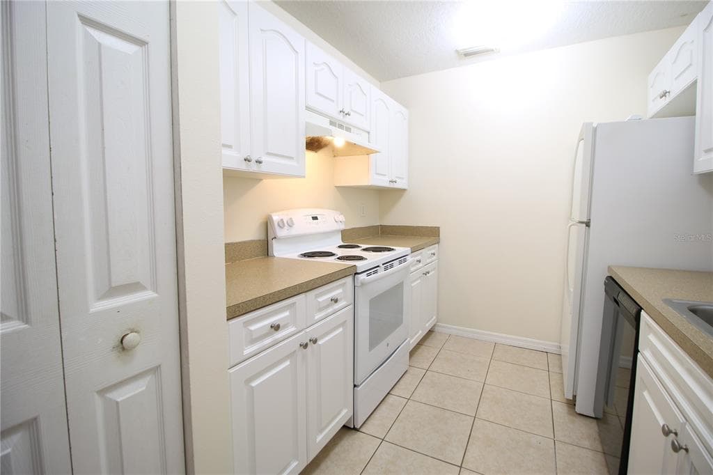 720 NEWTON AVENUE S, ST PETERSBURG, FL 33701 — zdjęcie 4