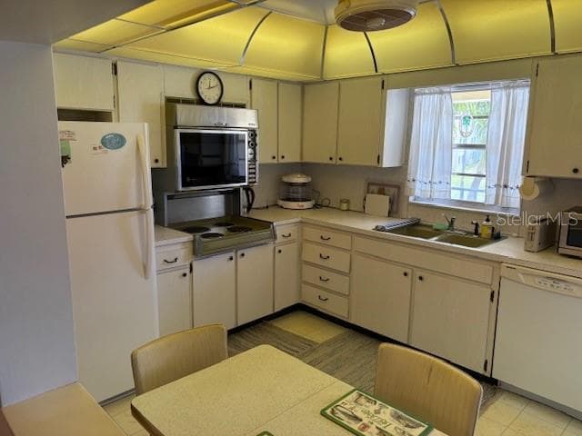 4700 COVE CIRCLE # 203, ST PETERSBURG, FL 33708 — zdjęcie 2