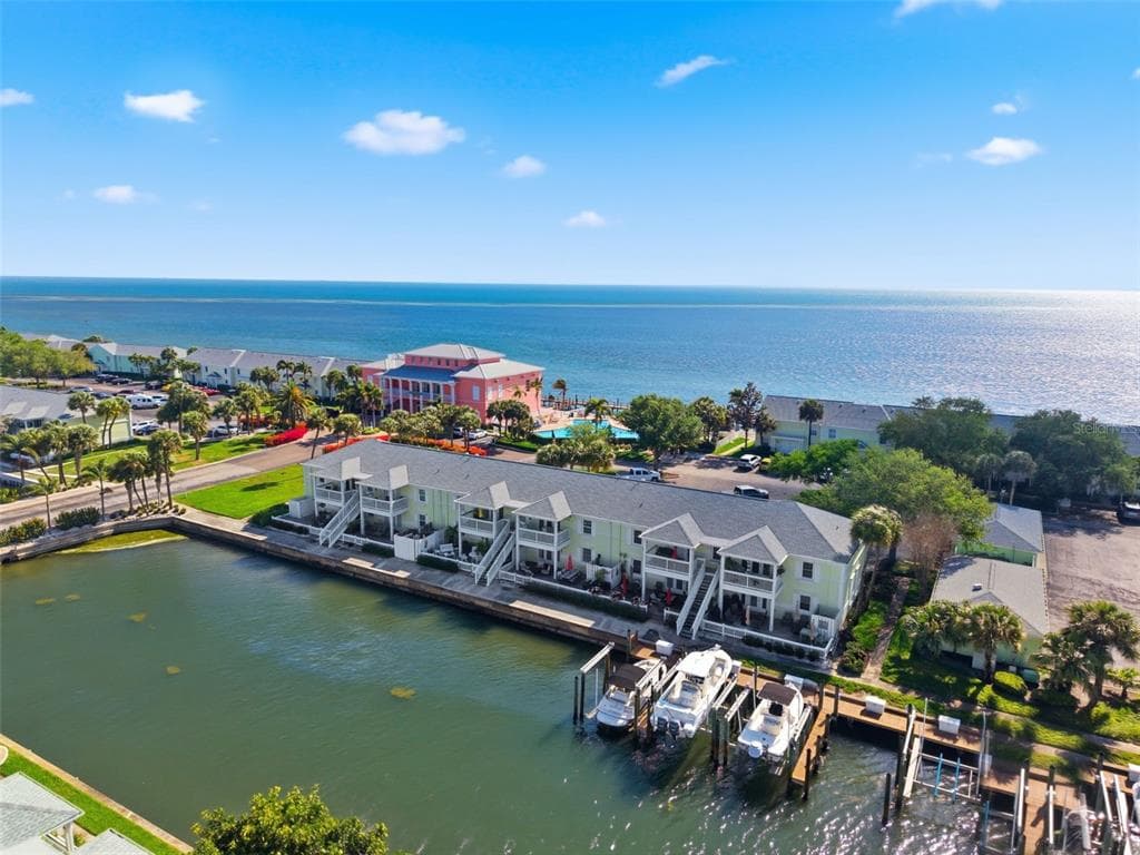 5005 COQUINA KEY DRIVE SE # E, ST PETERSBURG, FL 33705