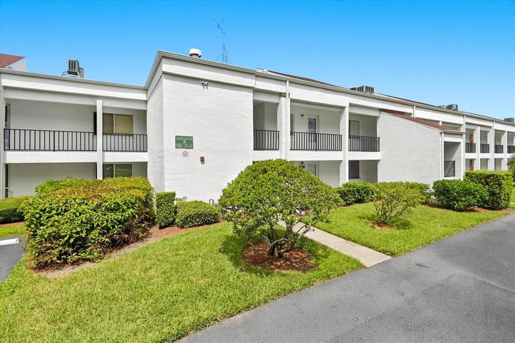 2060 MARILYN STREET # 211, CLEARWATER, FL 33765