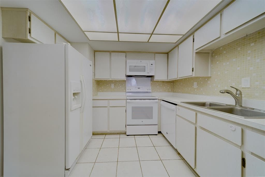 17920 GULF BOULEVARD # 1408, REDINGTON SHORES, FL 33708 — zdjęcie 3