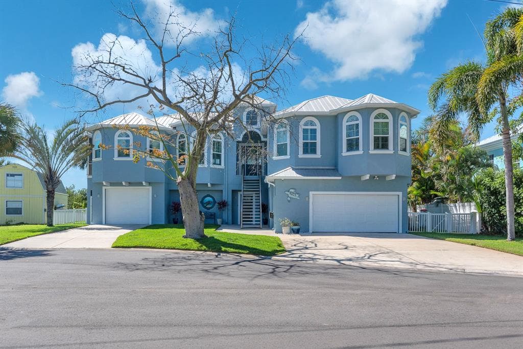 9425 OAK STREET, RIVERVIEW, FL 33578