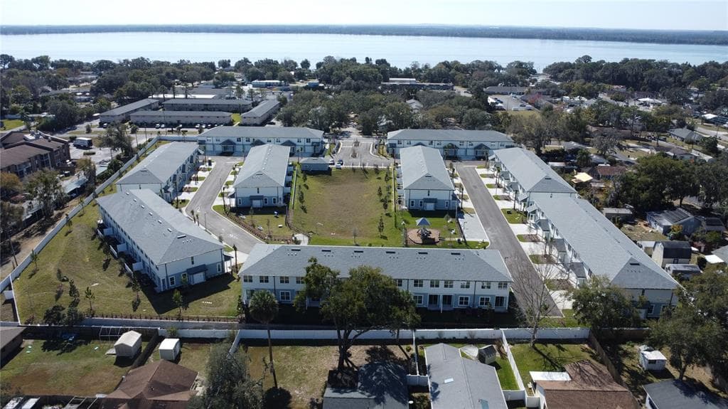 1129 E CAROLINE STREET, TAVARES, FL 32778 — zdjęcie 2