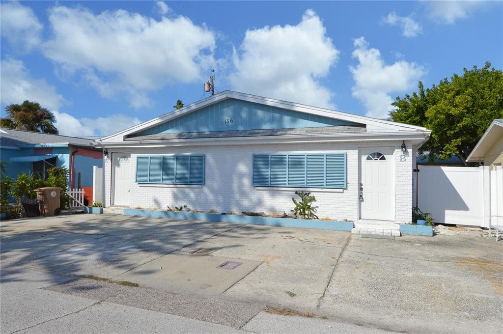 156 146TH AVENUE E # A, MADEIRA BEACH, FL 33708 — zdjęcie 2