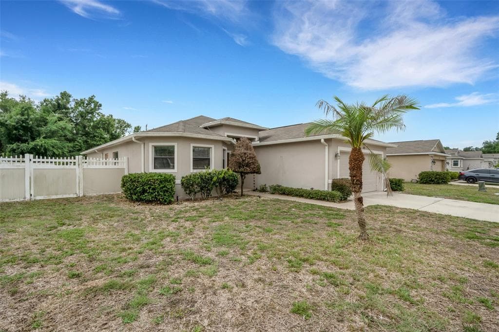 1712 CHARMI DRIVE, LAKELAND, FL 33810